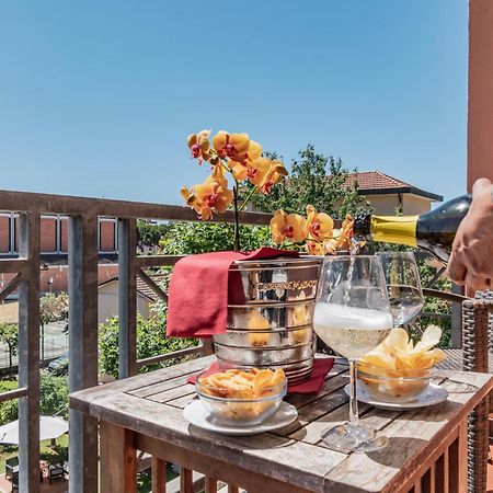 Hotel Gabrini Marina di Massa Luaran gambar