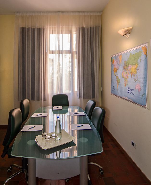 Hotel Gabrini Marina di Massa Luaran gambar