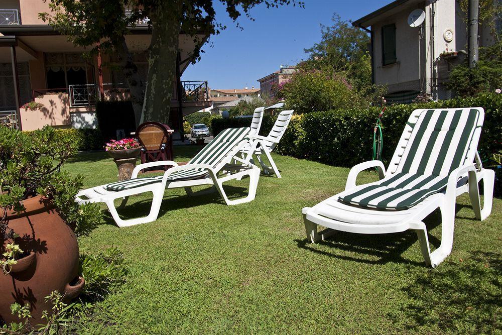 Hotel Gabrini Marina di Massa Luaran gambar