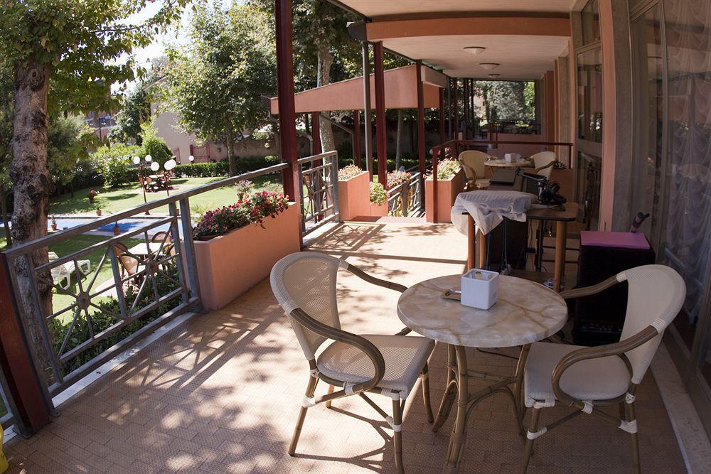Hotel Gabrini Marina di Massa Luaran gambar