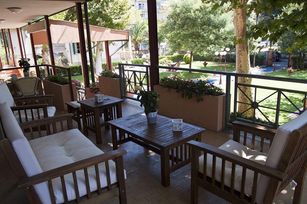 Hotel Gabrini Marina di Massa Luaran gambar