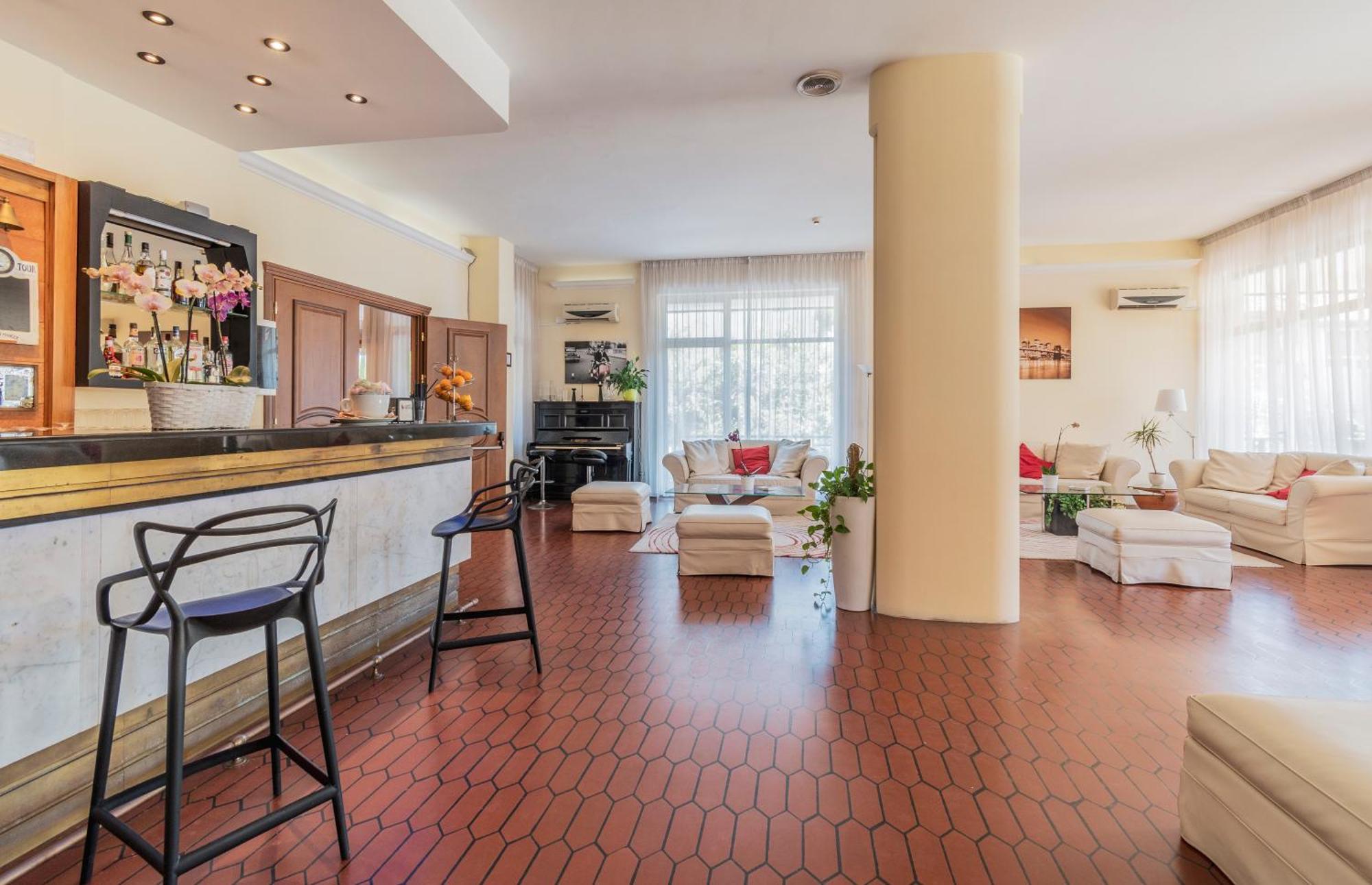 Hotel Gabrini Marina di Massa Luaran gambar