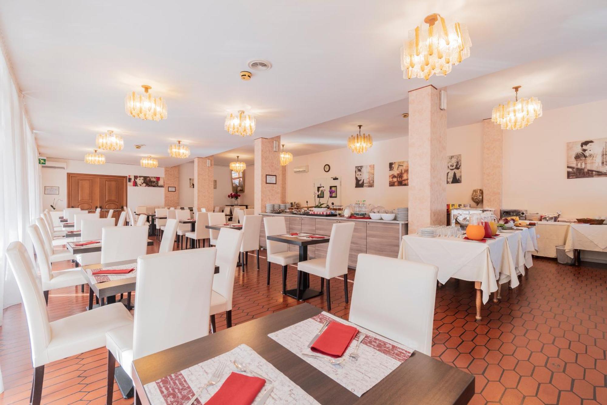 Hotel Gabrini Marina di Massa Luaran gambar