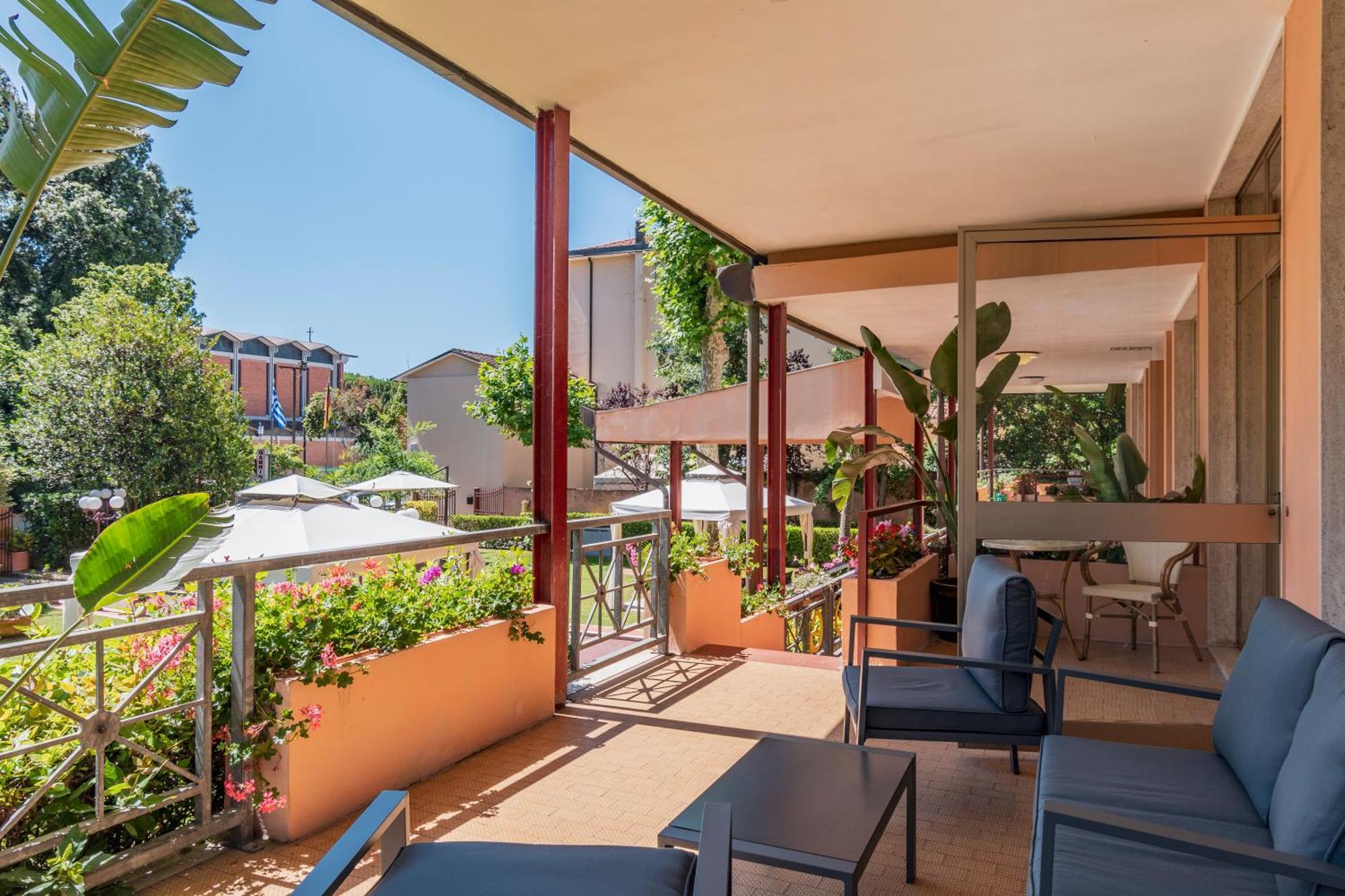 Hotel Gabrini Marina di Massa Luaran gambar