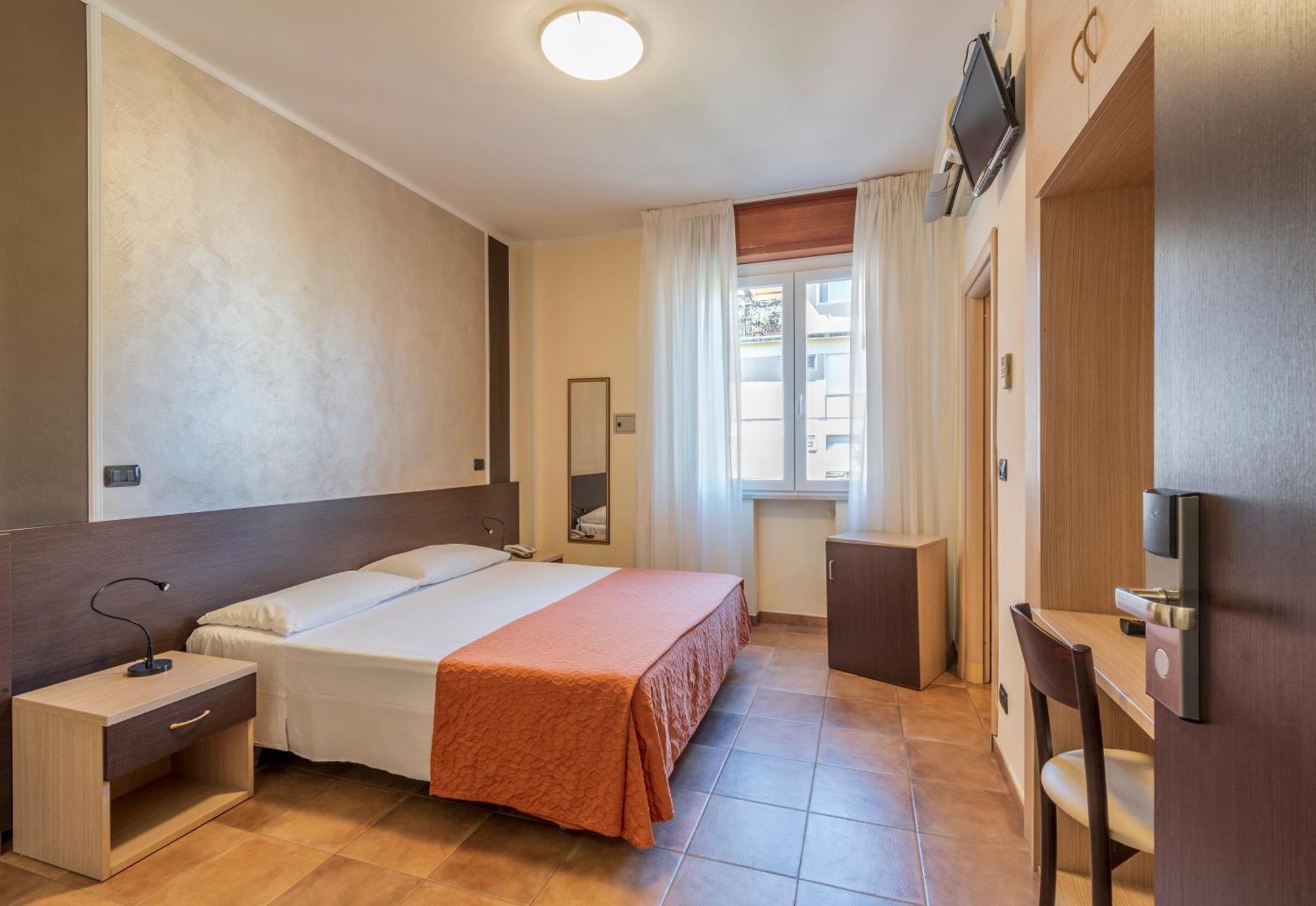 Hotel Gabrini Marina di Massa Luaran gambar