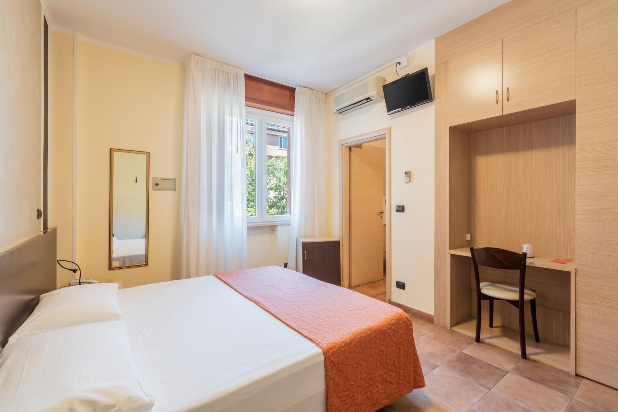 Hotel Gabrini Marina di Massa Luaran gambar