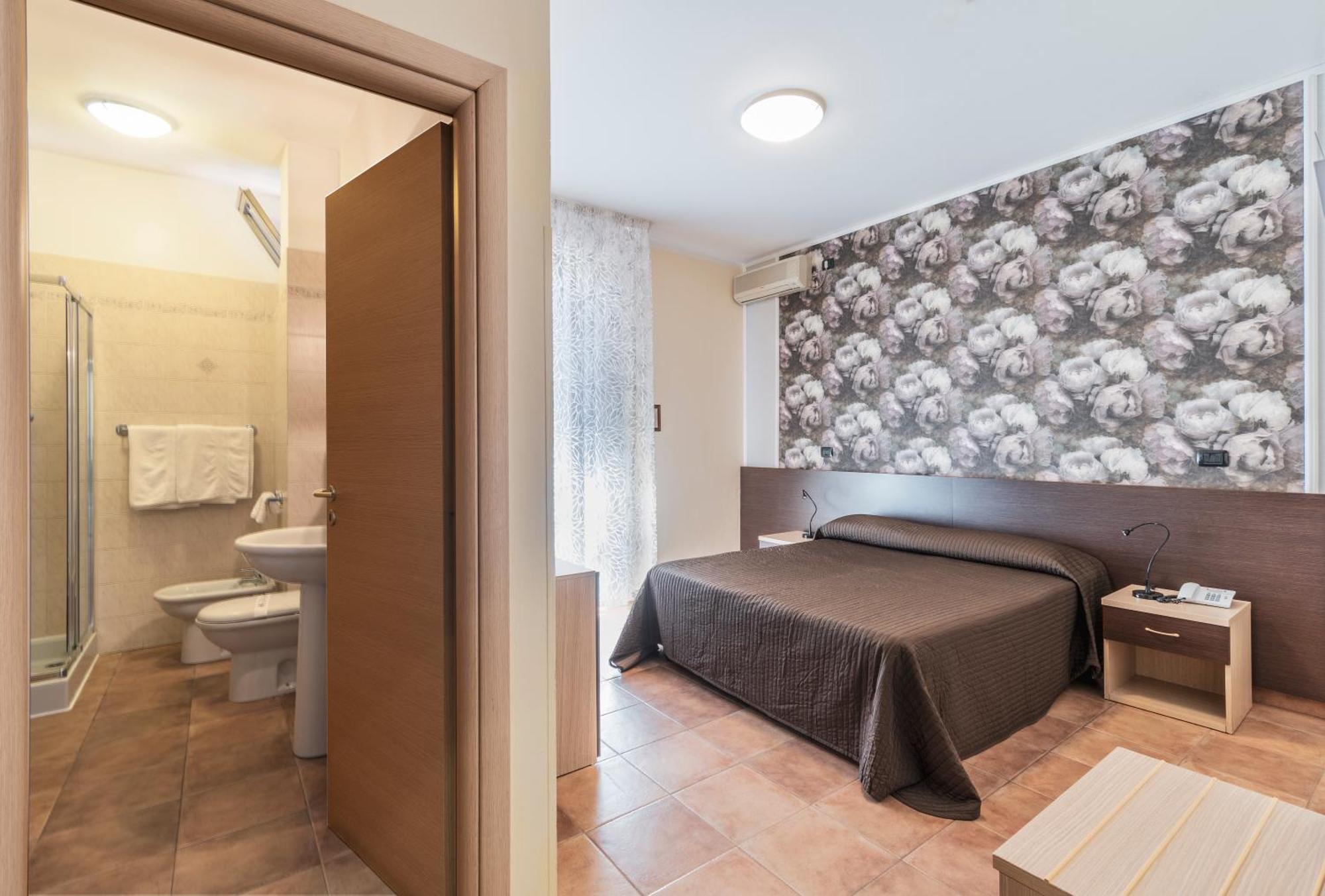 Hotel Gabrini Marina di Massa Luaran gambar