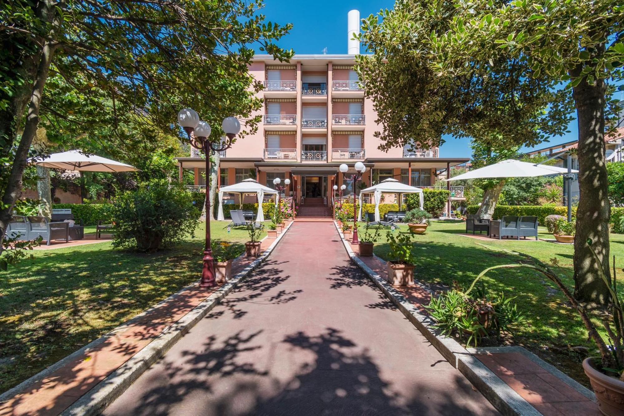 Hotel Gabrini Marina di Massa Luaran gambar