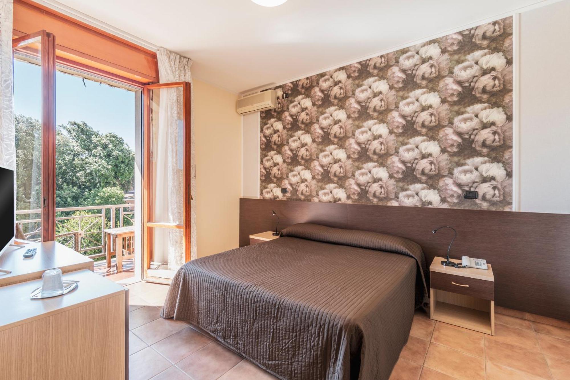 Hotel Gabrini Marina di Massa Luaran gambar
