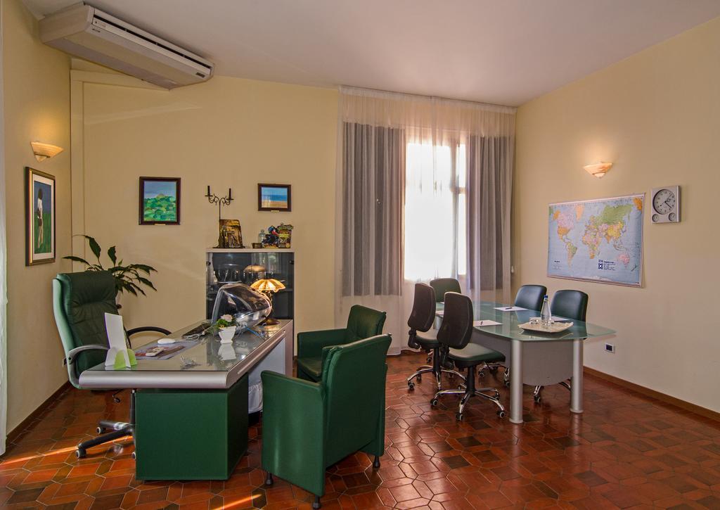Hotel Gabrini Marina di Massa Luaran gambar