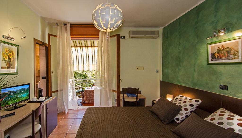 Hotel Gabrini Marina di Massa Luaran gambar